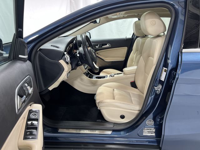 Thumbnail: 2019 Mercedes-Benz GLA - 10