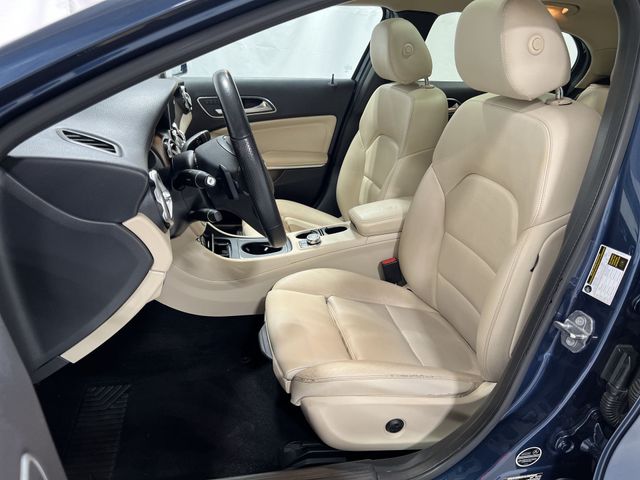 Thumbnail: 2019 Mercedes-Benz GLA - 11