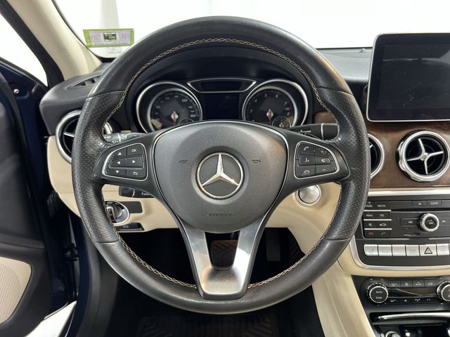 Thumbnail: 2019 Mercedes-Benz GLA - 9