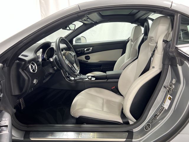 Thumbnail: 2015 Mercedes-Benz SLK - 10