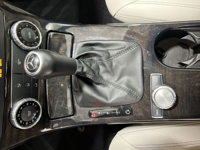 Thumbnail: 2015 Mercedes-Benz SLK - 30