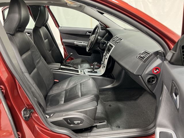 Thumbnail: 2011 Volvo S40 - 27