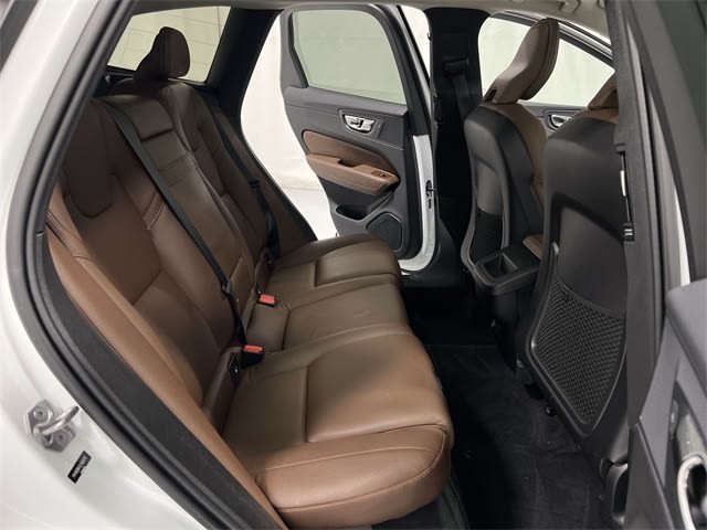 Thumbnail: 2020 Volvo XC60 - 28