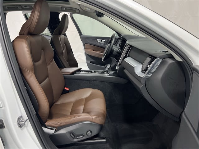 Thumbnail: 2020 Volvo XC60 - 29