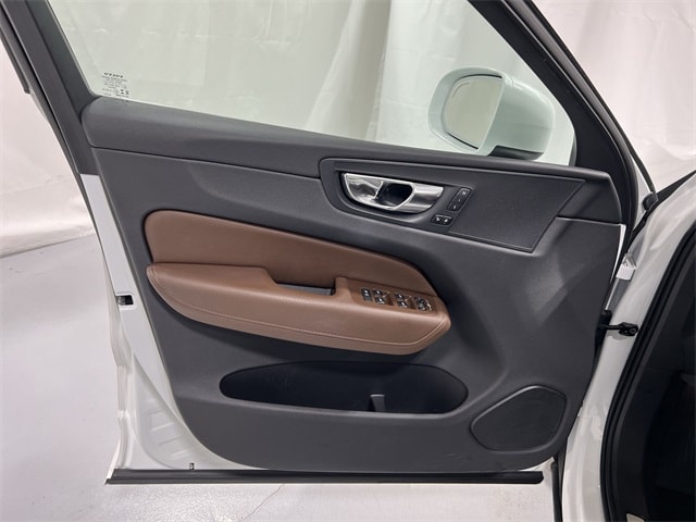 Thumbnail: 2020 Volvo XC60 - 31