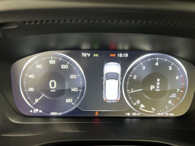 Thumbnail: 2019 Volvo XC40 - 16