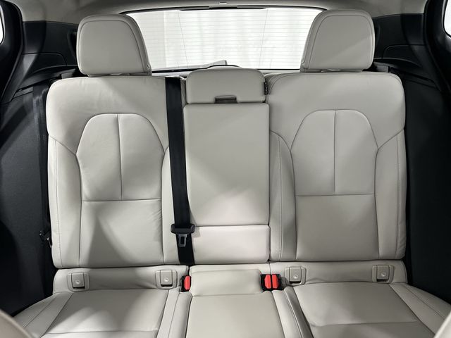 Thumbnail: 2019 Volvo XC40 - 13