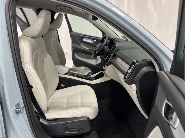Thumbnail: 2019 Volvo XC40 - 30