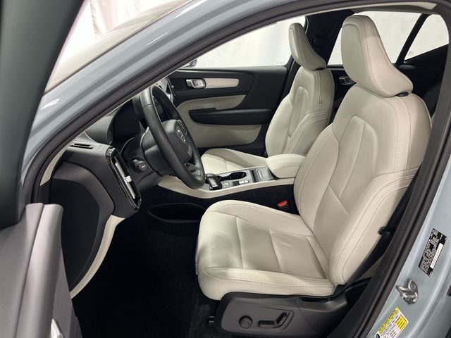 Thumbnail: 2019 Volvo XC40 - 12