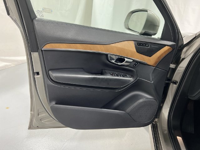 Thumbnail: 2020 Volvo XC90 - 33