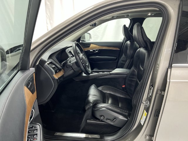 Thumbnail: 2020 Volvo XC90 - 10