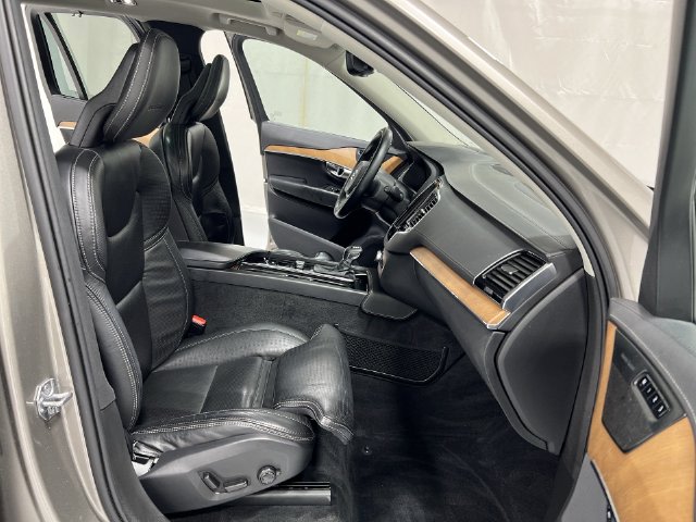Thumbnail: 2020 Volvo XC90 - 30