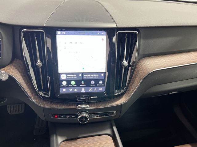 Thumbnail: 2022 Volvo XC60 - 14