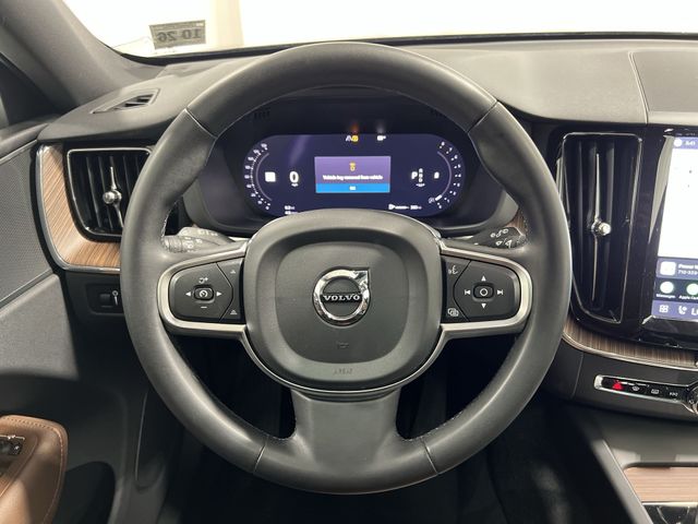 Thumbnail: 2022 Volvo XC60 - 10