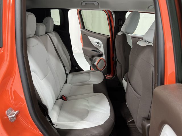 Thumbnail: 2016 Jeep Renegade - 31