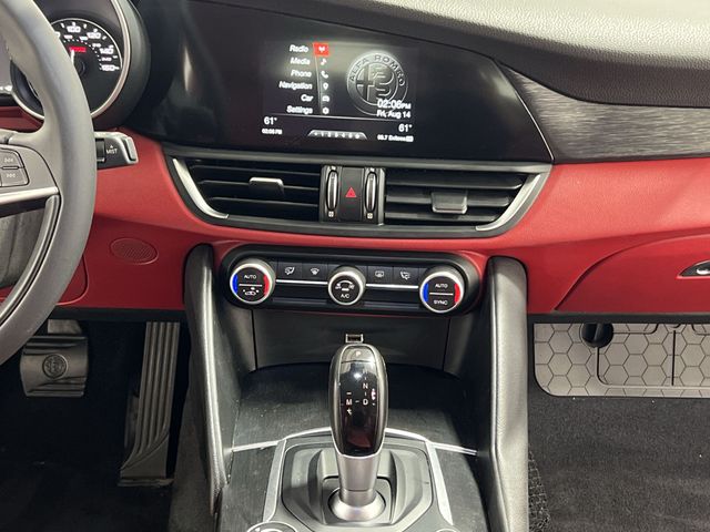 Thumbnail: 2019 Alfa Romeo Giulia - 13