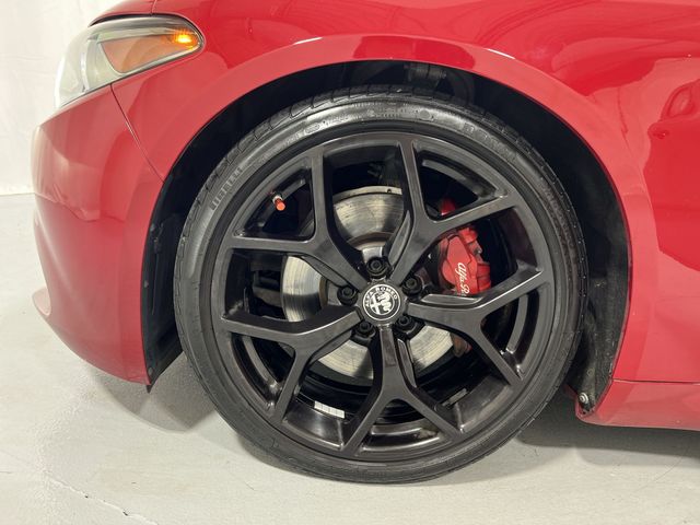 Thumbnail: 2019 Alfa Romeo Giulia - 7