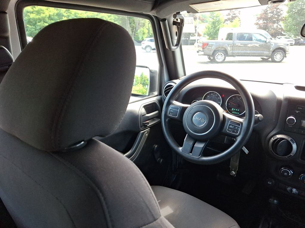Thumbnail: 2016 Jeep Wrangler - 8