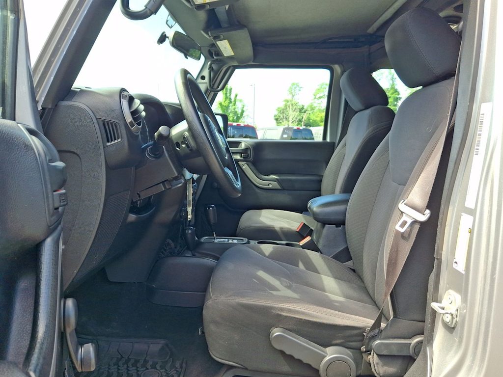 Thumbnail: 2016 Jeep Wrangler - 22
