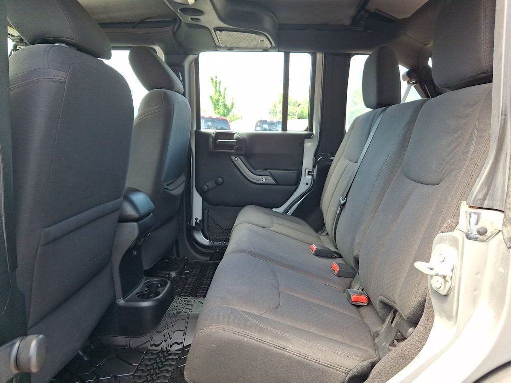 Thumbnail: 2016 Jeep Wrangler - 27