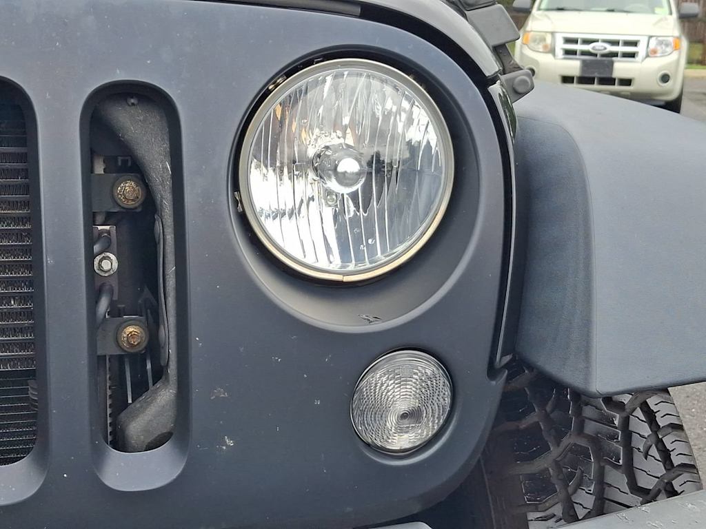 Thumbnail: 2017 Jeep Wrangler - 30