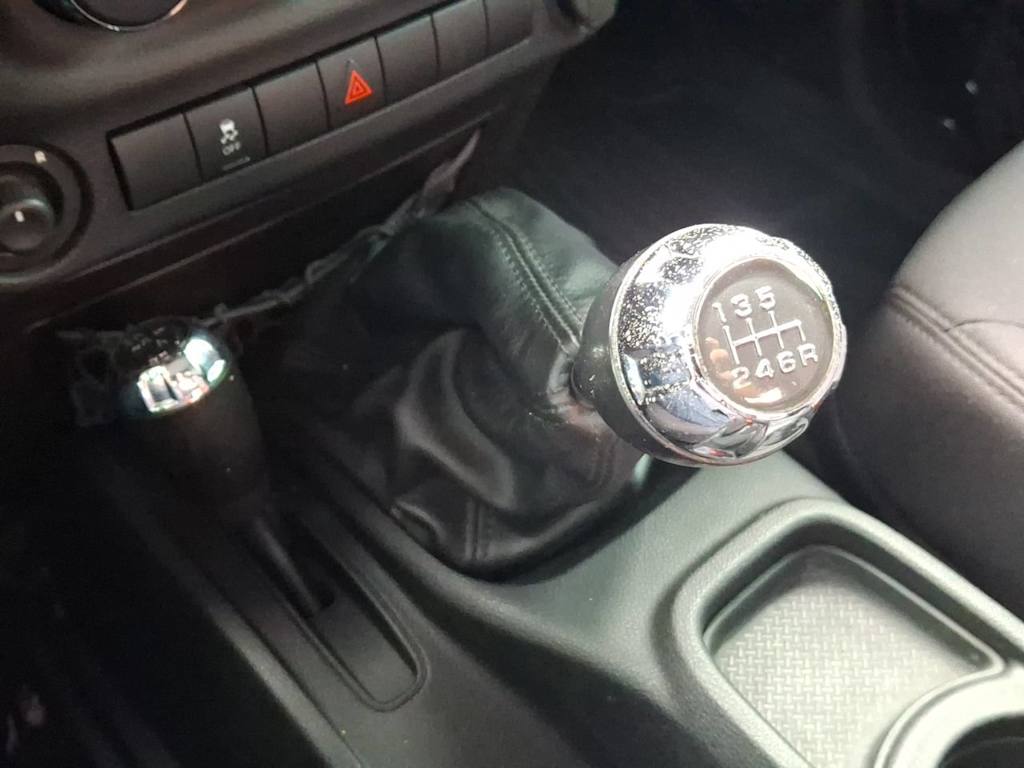 Thumbnail: 2013 Jeep Wrangler - 15