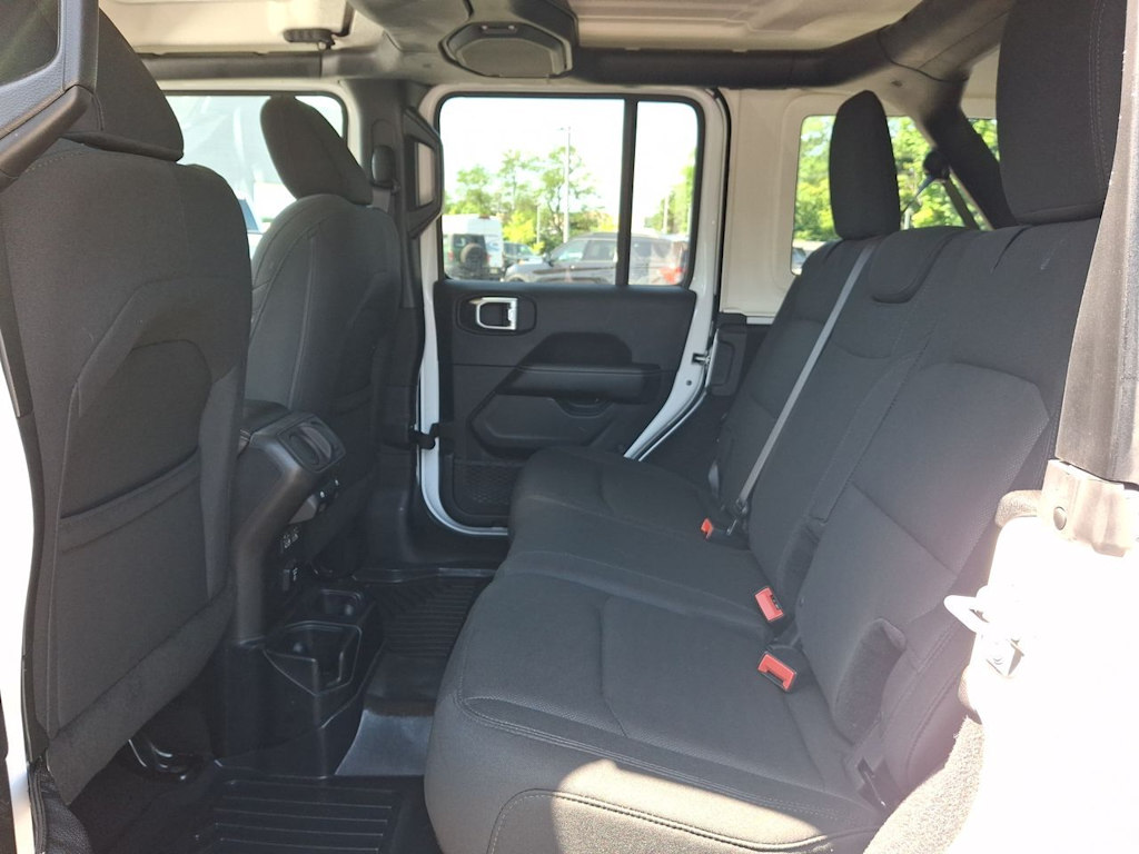 Thumbnail: 2018 Jeep Wrangler - 29