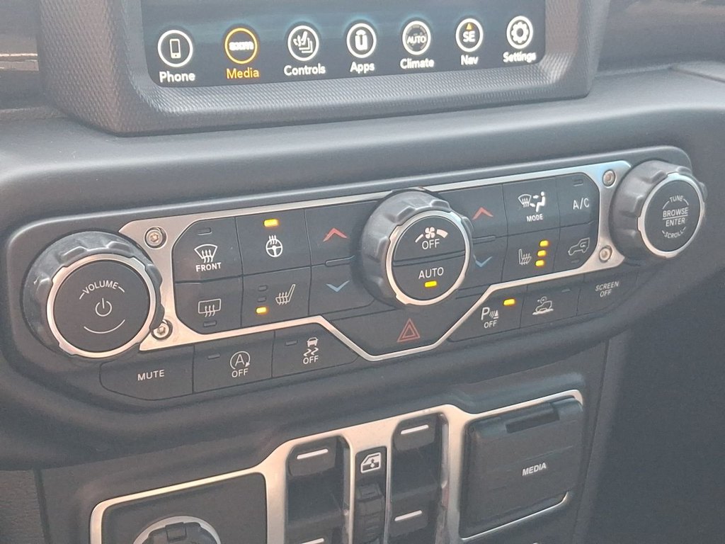 Thumbnail: 2021 Jeep Wrangler - 28