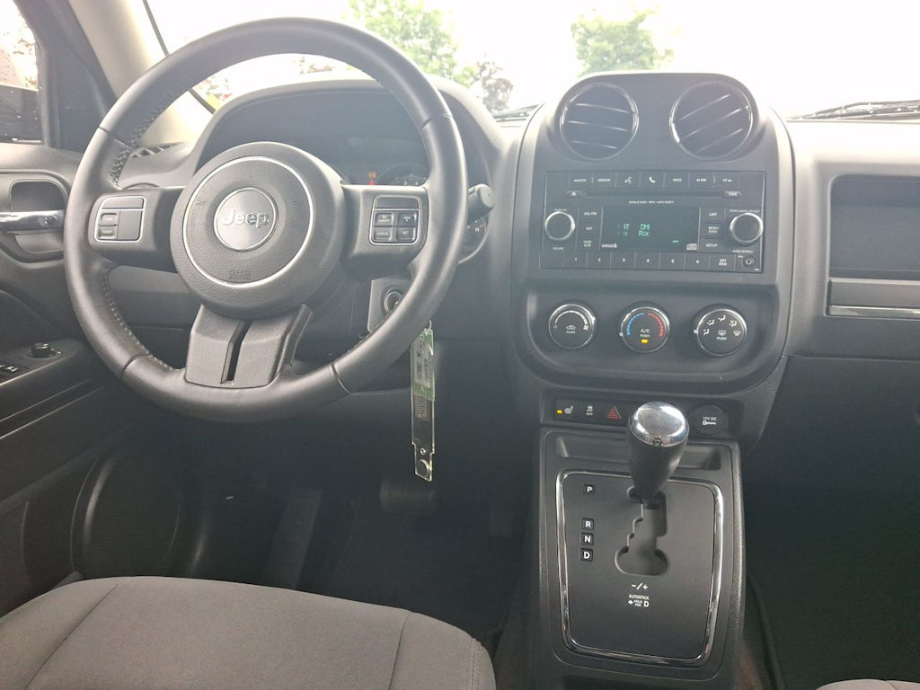 Thumbnail: 2015 Jeep Patriot - 11