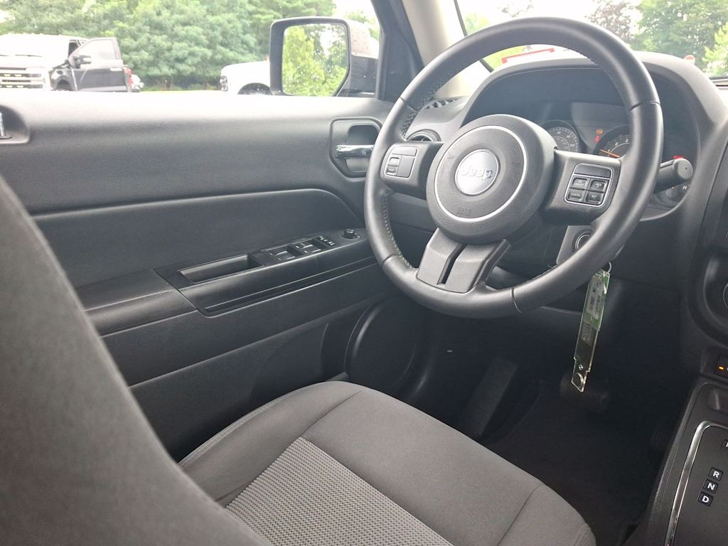 Thumbnail: 2015 Jeep Patriot - 22