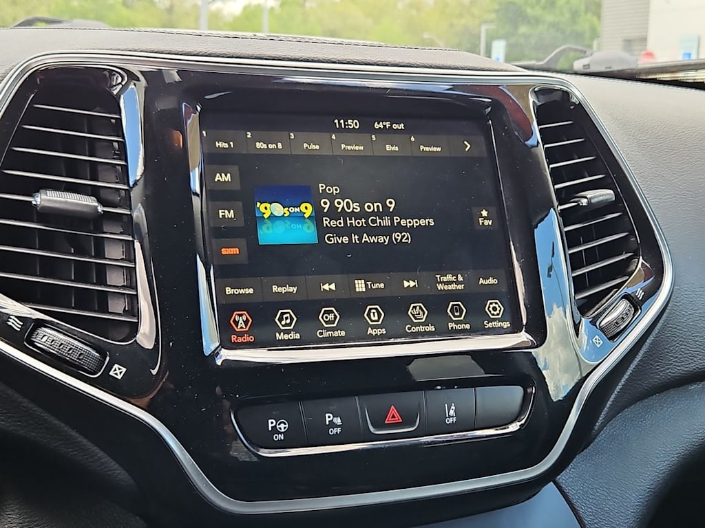 Thumbnail: 2019 Jeep Cherokee - 14