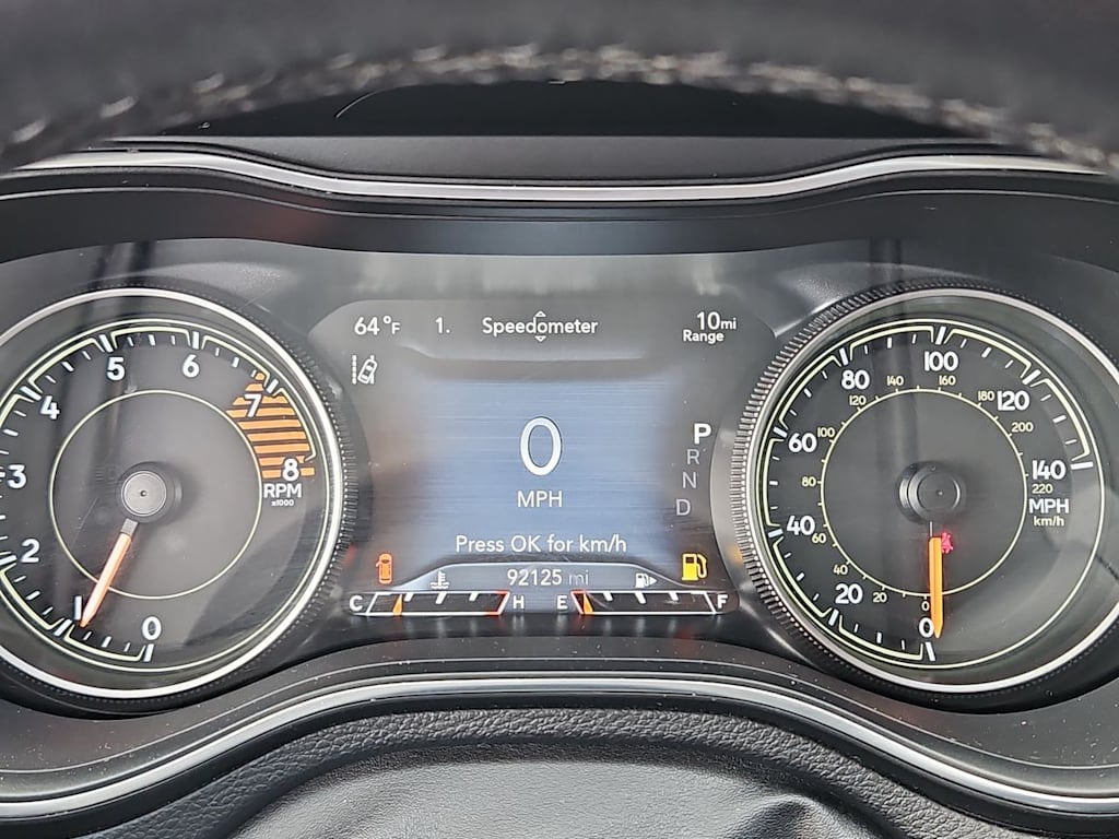 Thumbnail: 2019 Jeep Cherokee - 16