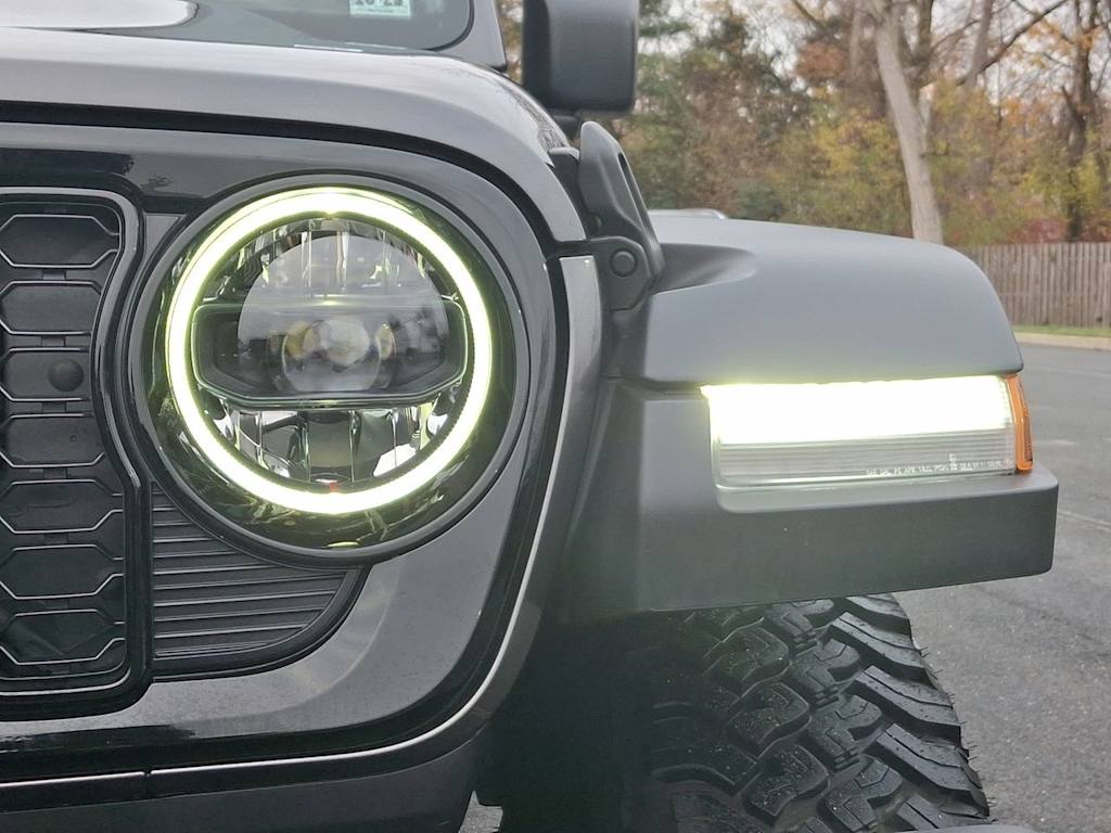 Thumbnail: 2024 Jeep Wrangler - 30