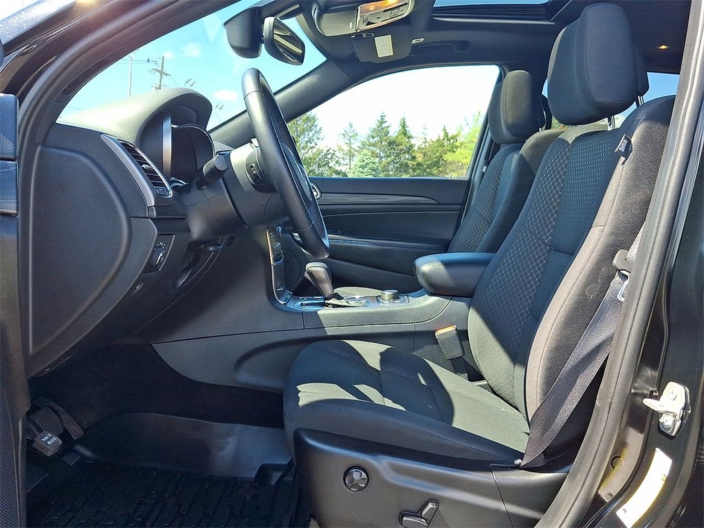 Thumbnail: 2019 Jeep Grand Cherokee - 24