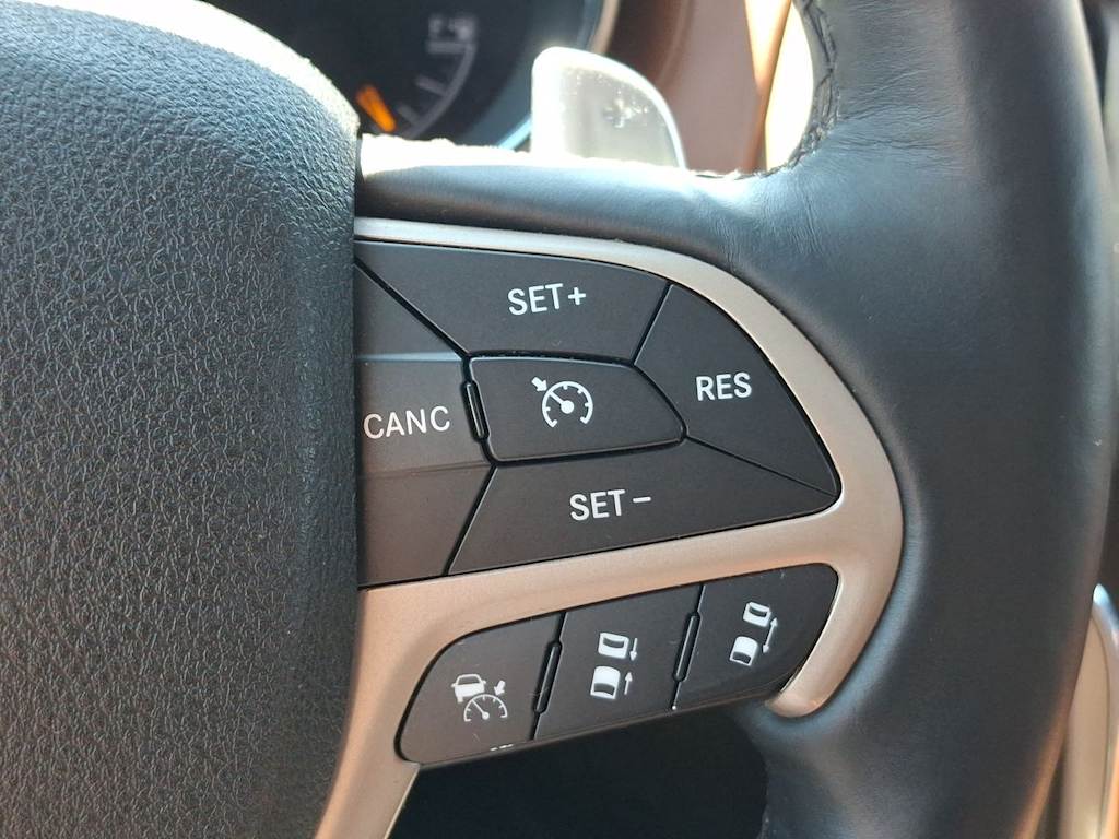 Thumbnail: 2015 Jeep Grand Cherokee - 26