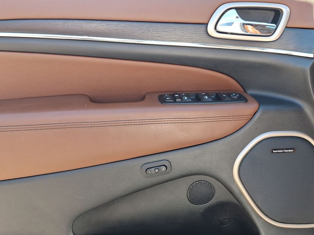 Thumbnail: 2015 Jeep Grand Cherokee - 23