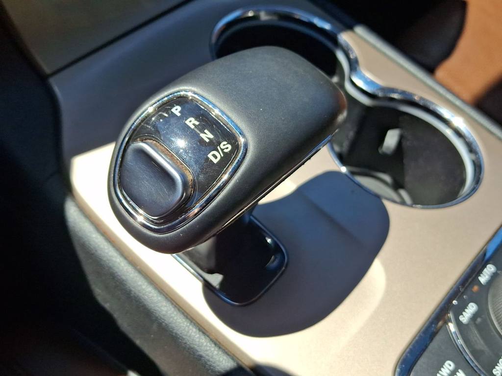 Thumbnail: 2015 Jeep Grand Cherokee - 14