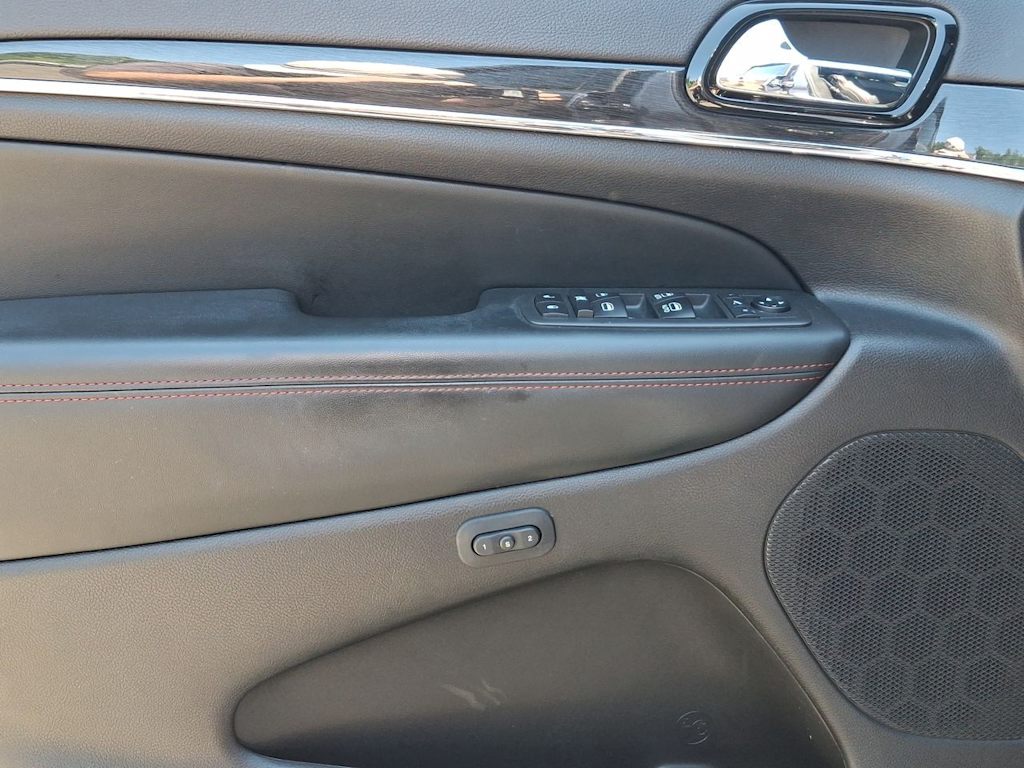 Thumbnail: 2021 Jeep Grand Cherokee - 24