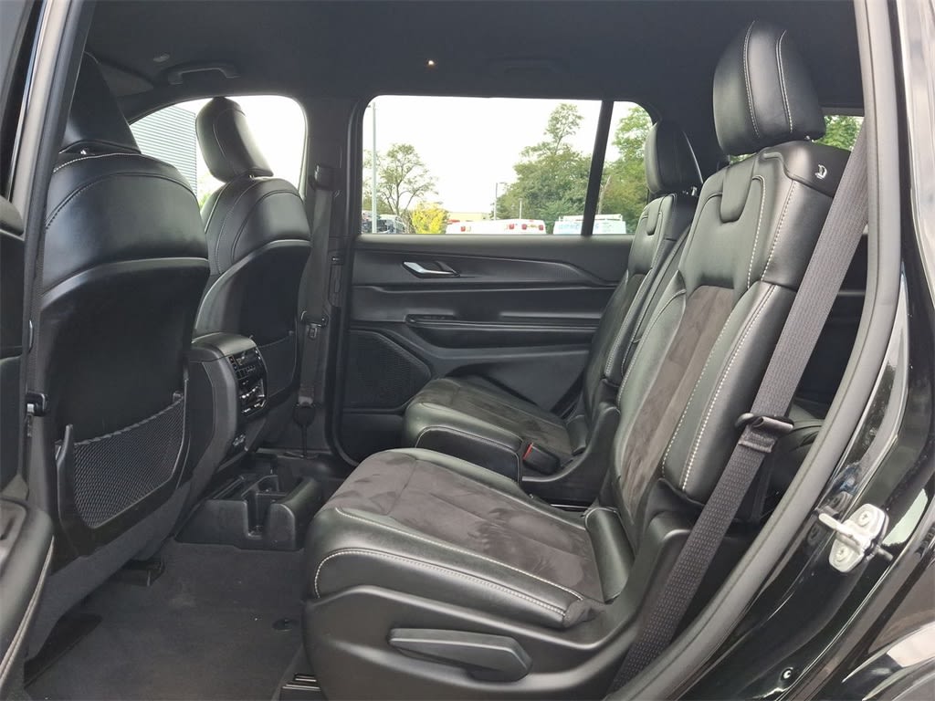 Thumbnail: 2023 Jeep Grand Cherokee L - 28