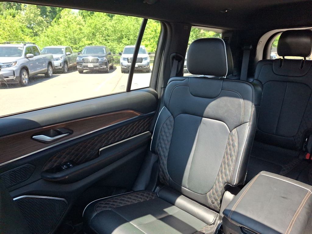Thumbnail: 2024 Jeep Grand Cherokee L - 10
