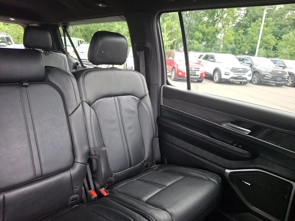 Thumbnail: 2024 Jeep Wagoneer - 21