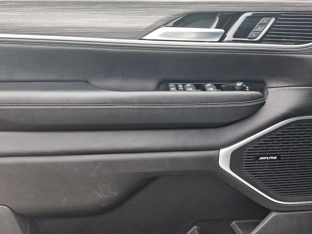 Thumbnail: 2024 Jeep Wagoneer - 22