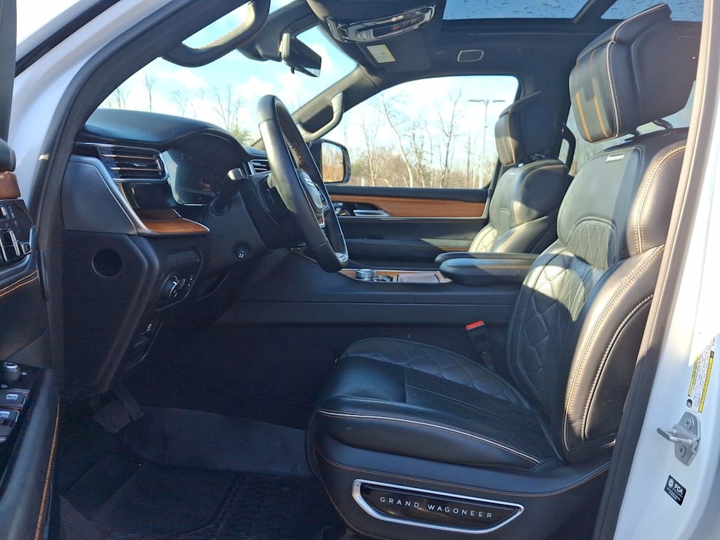 Thumbnail: 2024 Jeep Grand Wagoneer L - 9