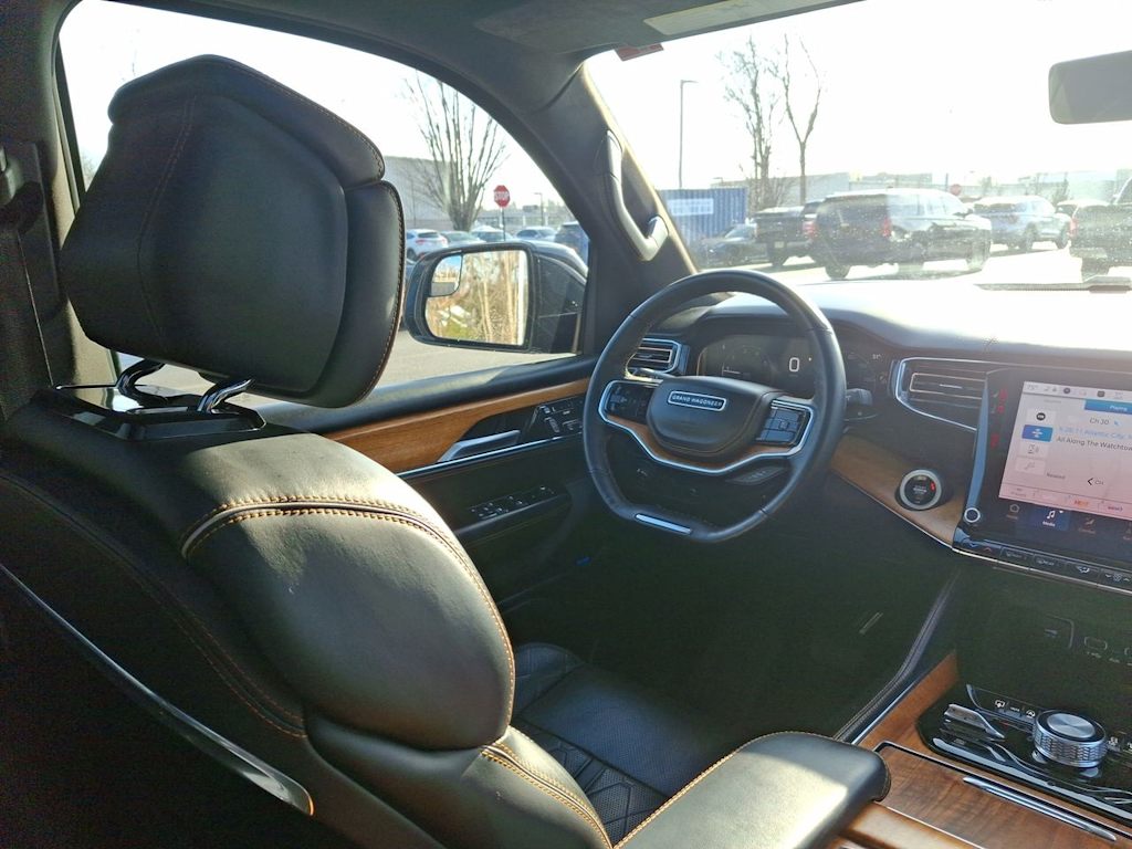 Thumbnail: 2024 Jeep Grand Wagoneer L - 7