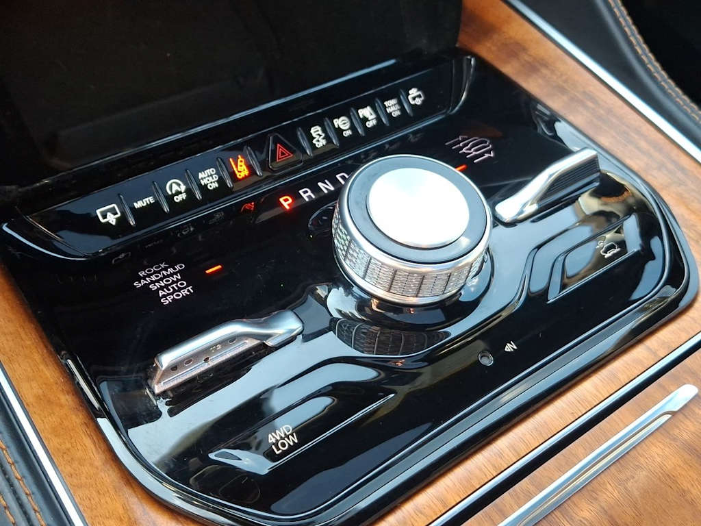 Thumbnail: 2024 Jeep Grand Wagoneer L - 5