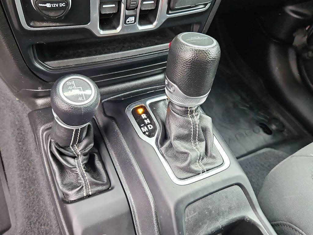 Thumbnail: 2020 Jeep Gladiator - 15