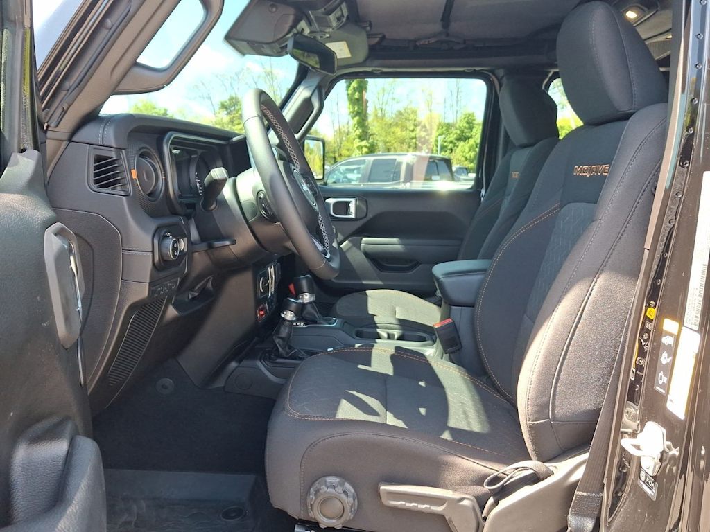 Thumbnail: 2025 Jeep Gladiator - 8
