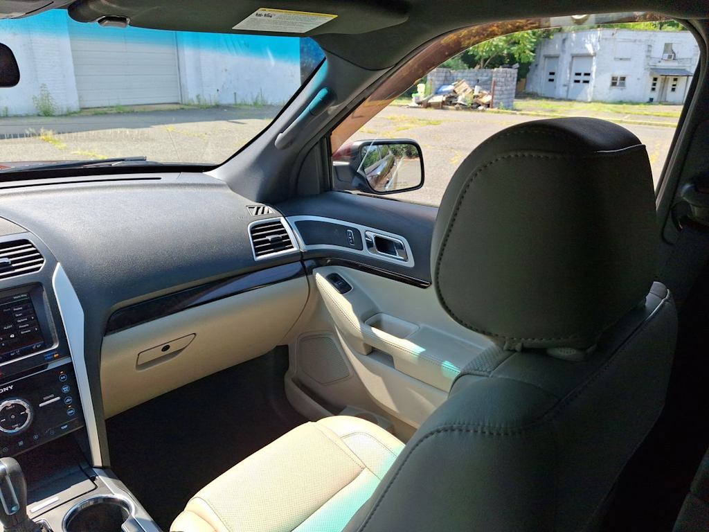 Thumbnail: 2015 Ford Explorer - 7