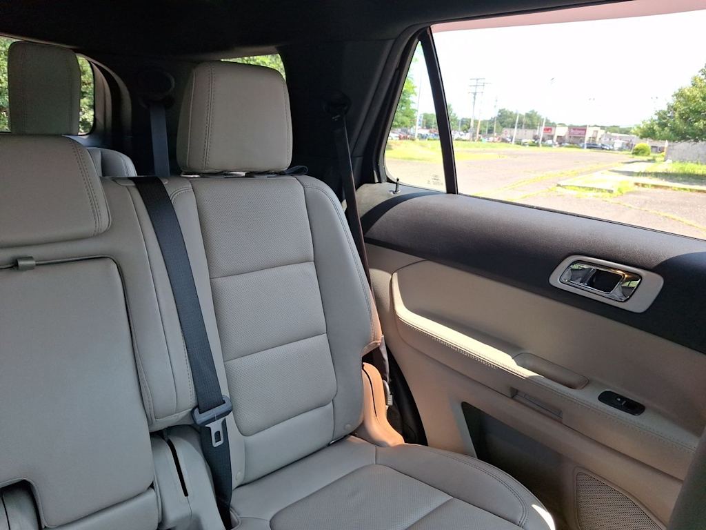 Thumbnail: 2015 Ford Explorer - 8