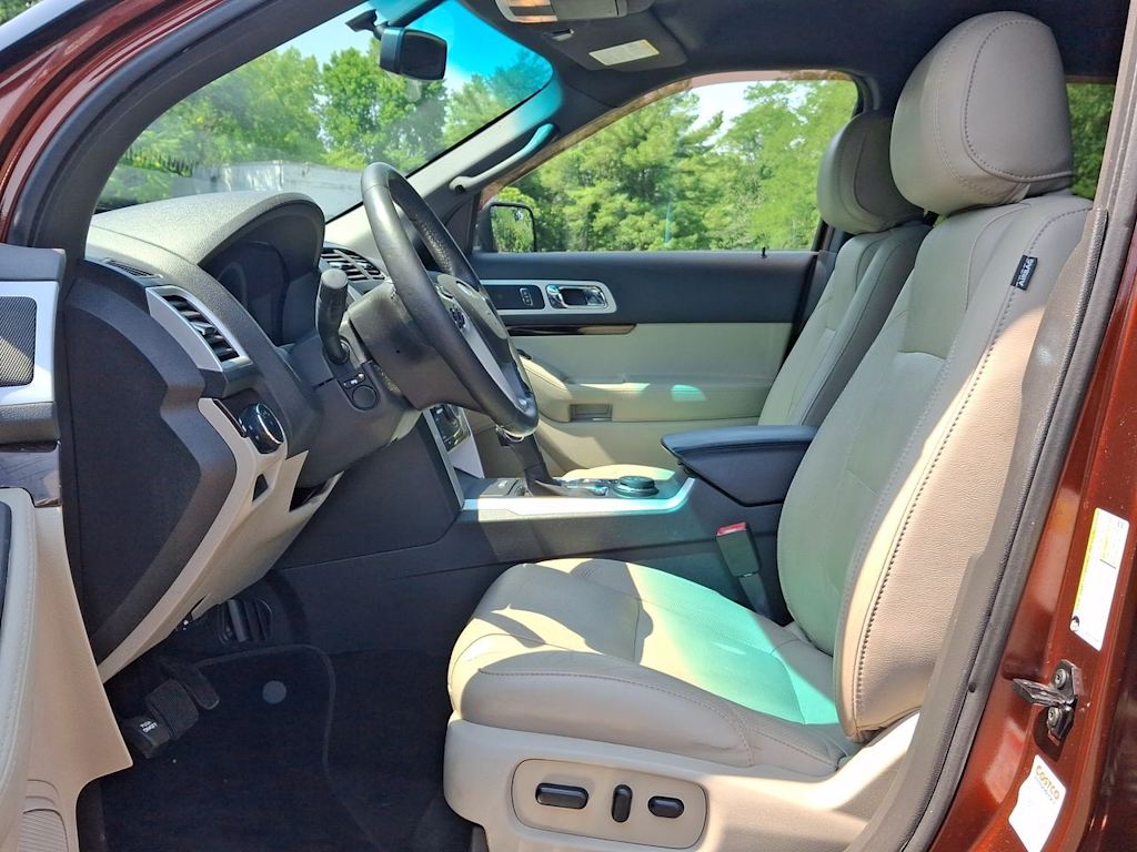 Thumbnail: 2015 Ford Explorer - 9